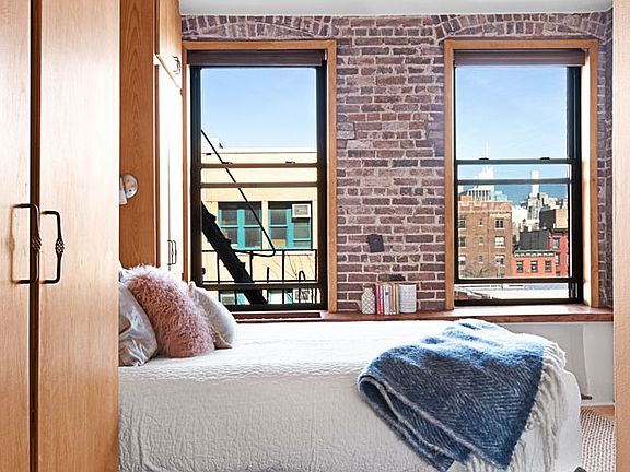 4th image of 330 W 17th St APT 4E