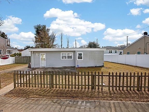 2nd image of 32 W Meyran Ave