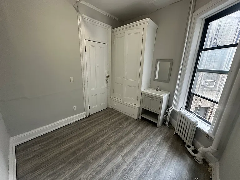 W 51st St — Photo 6