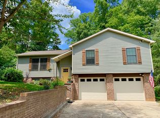 818 Kelly Rd, Mount Holly, NC 28120