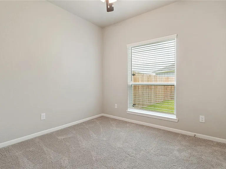 5322 Lyle Pl — Photo 13