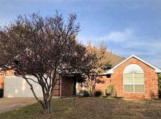 3006 Whetstone Ln, Euless, TX 76039