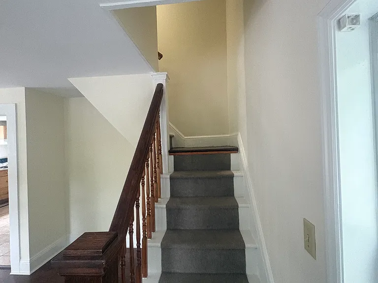 N Phillips Ave — Photo 2