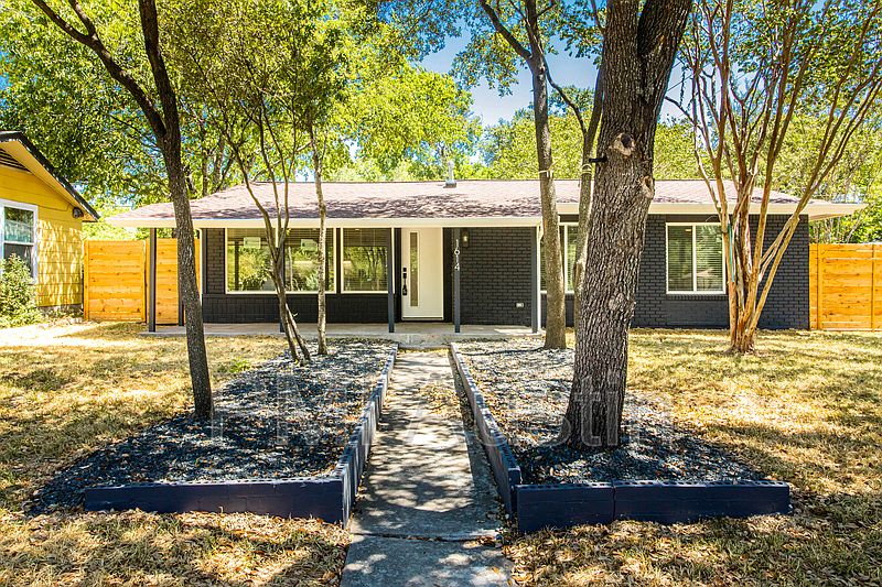 1st image of 1614 Corona Dr