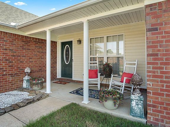 2nd image of 31 Hummingbird Dr