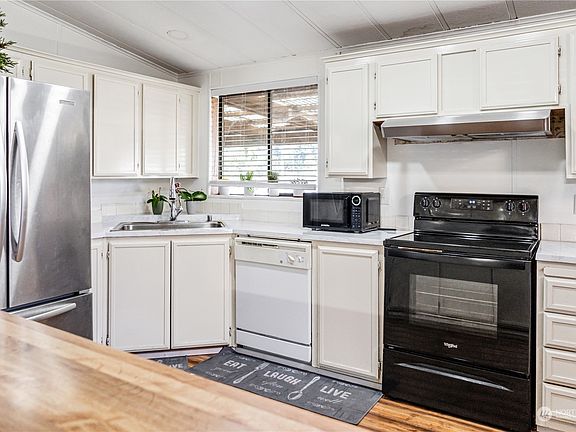 5th image of 3501 Auburn Way #26