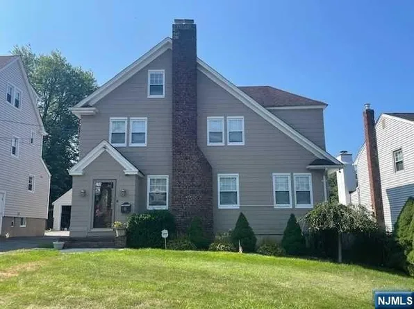 276 Cherry Ln, Teaneck, NJ 07666