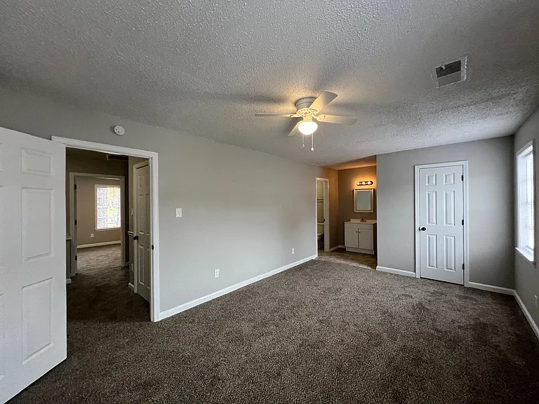 3156 Tulip Poplar Dr — Photo 4