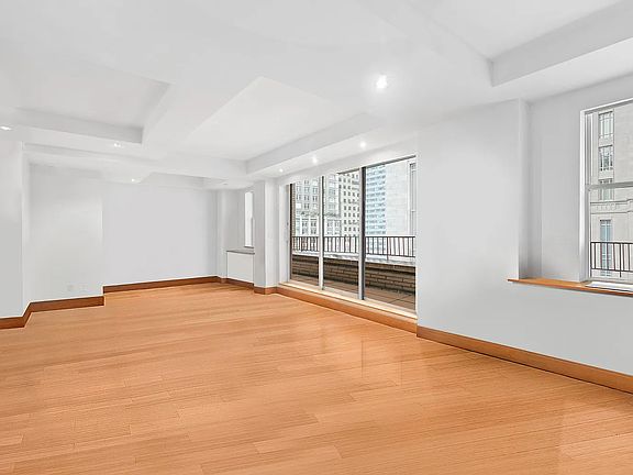 4th image of 40 E 61st St #13AB