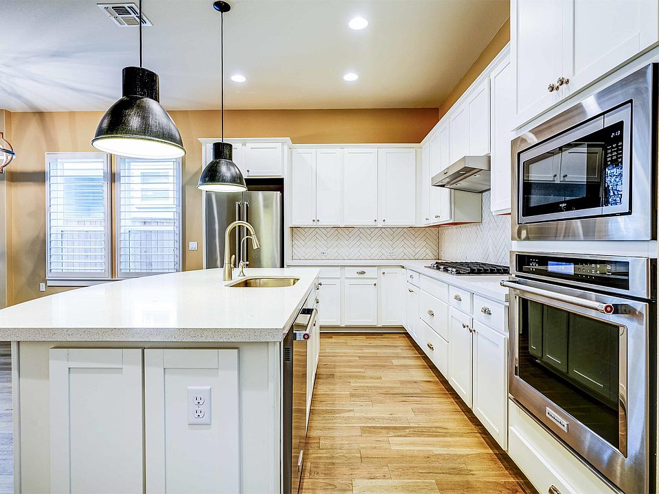 1st image of 4612 Kocurek Street