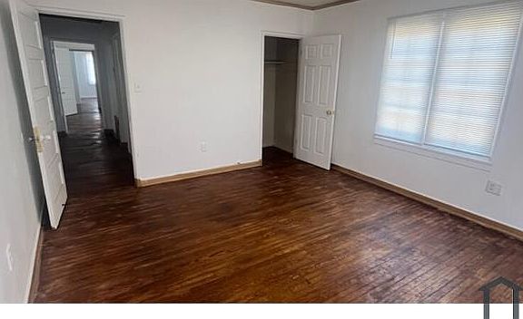 4th image of 4822 Crenshaw Blvd