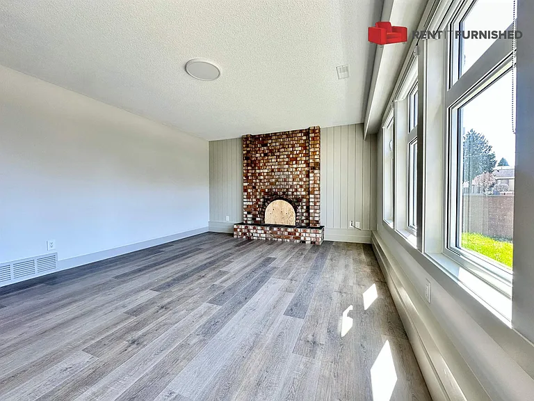 8960 Ash St — Photo 3