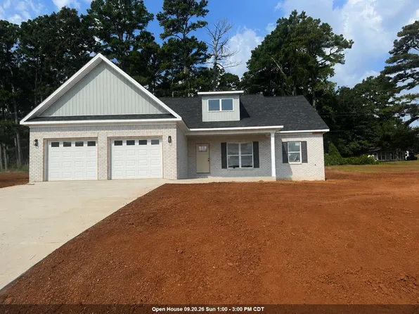 701 Oakview Cir, Killen, AL 35645