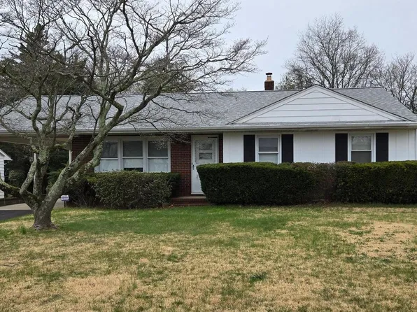 724 S Myrtle St, Vineland, NJ 08360