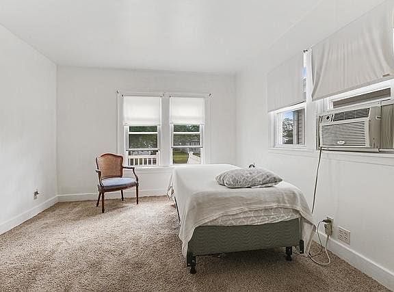 2nd image of 3234 Wallace Ave #1