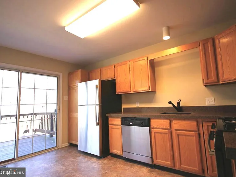 508 Ascot Ct — Photo 7