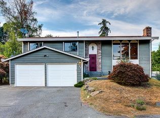 3322 NE 204th St, Lake Forest Park, WA 98155
