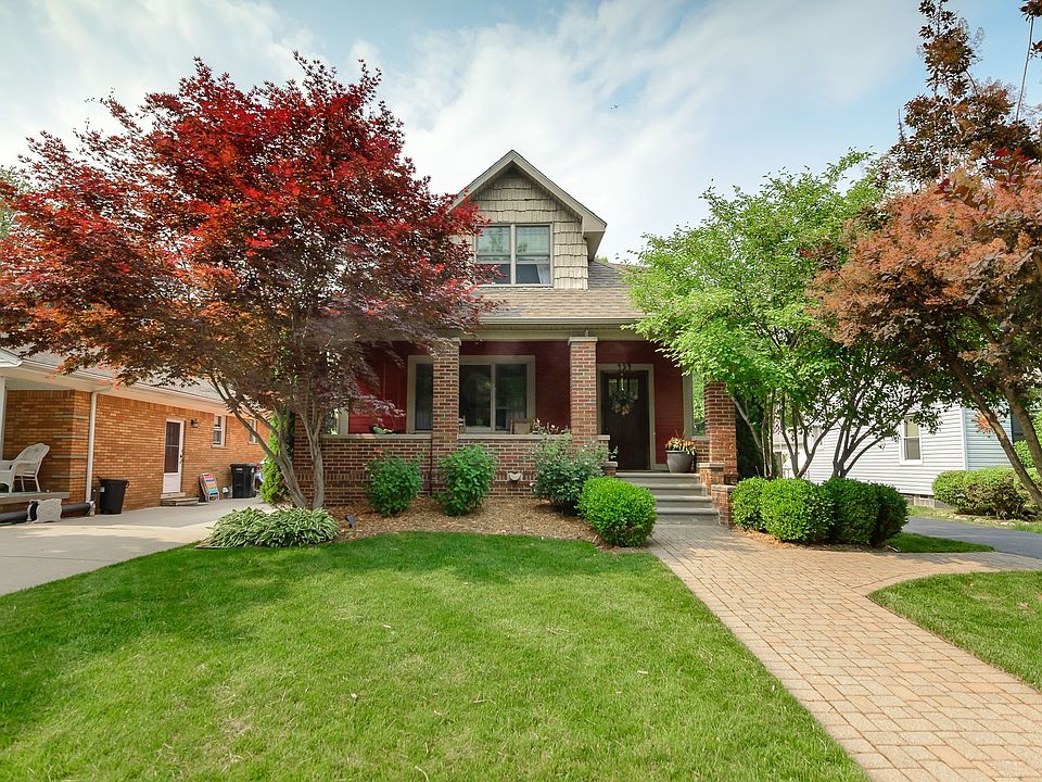 1st image of 454 Riverbank St