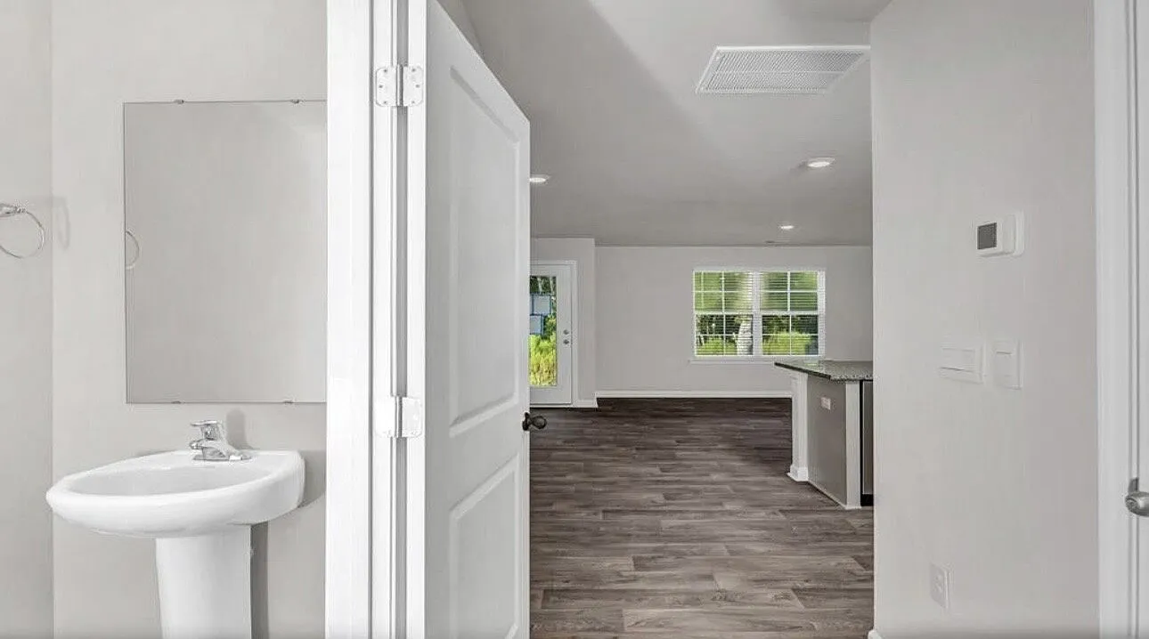 3 bed, 2.5 bath, 1418 sqft, $1,700 — Photo 3