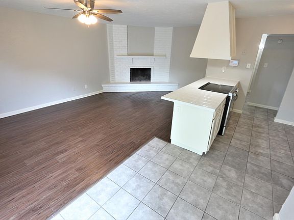 3rd image of 718 Circle Cove Dr