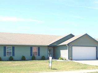 217 Northfield Rd, Manhattan, KS 66502