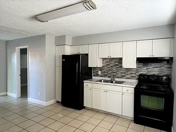 2nd image of 405 S Cirus Ave #3