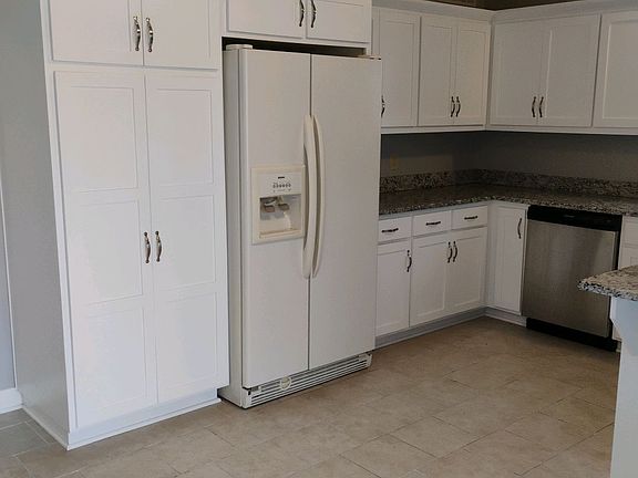 5th image of 1012 Fox Run Dr