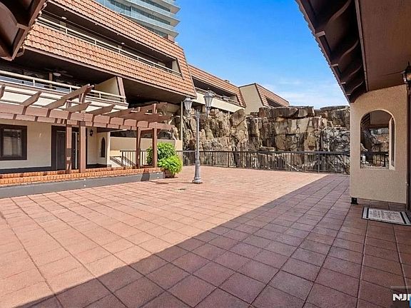 2nd image of 300 Gorge Rd APT 25