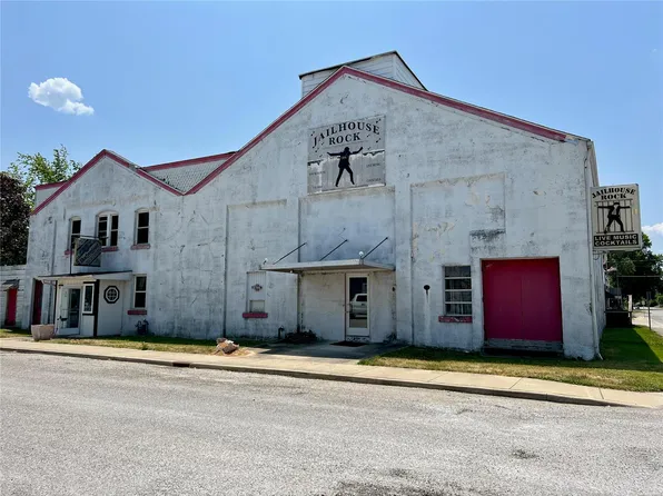 24 W Missouri St, Trenton, IL 62293