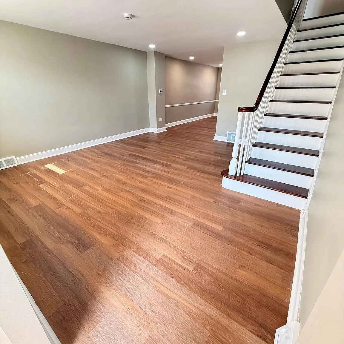 3 bed, 1.0 bath, 1138 sqft, $2,000 — Photo 3