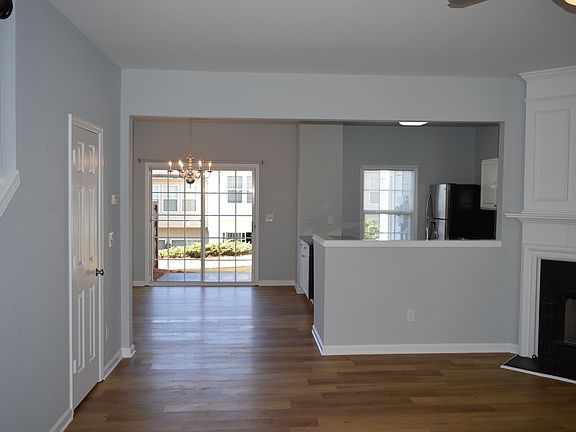 3rd image of 913 Prestwyck Ct #1