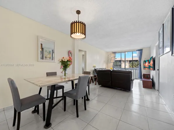 6701 NW 169th St APT B304, Hialeah, FL 33015