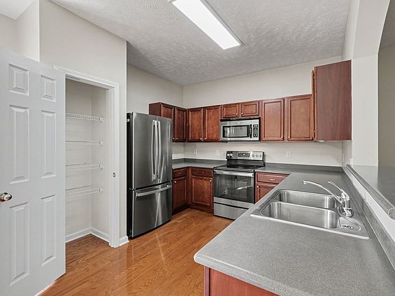 4th image of 8712 Ambonnay Dr