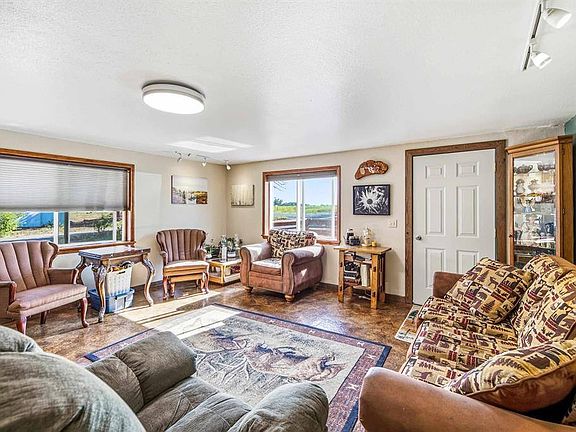 3rd image of 247 Hartig Dr