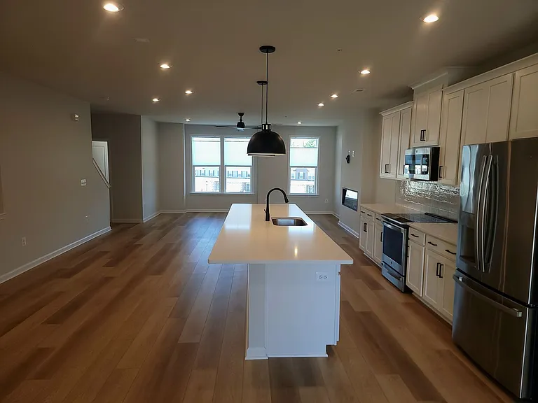 642 Brookwood Glen Ter #B — Photo 17