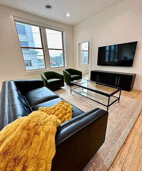 326 S Washington St #C — Photo 3