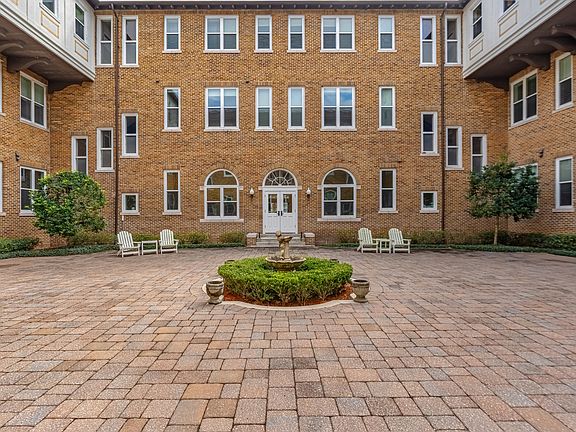 2nd image of 2525 College St APT 1214