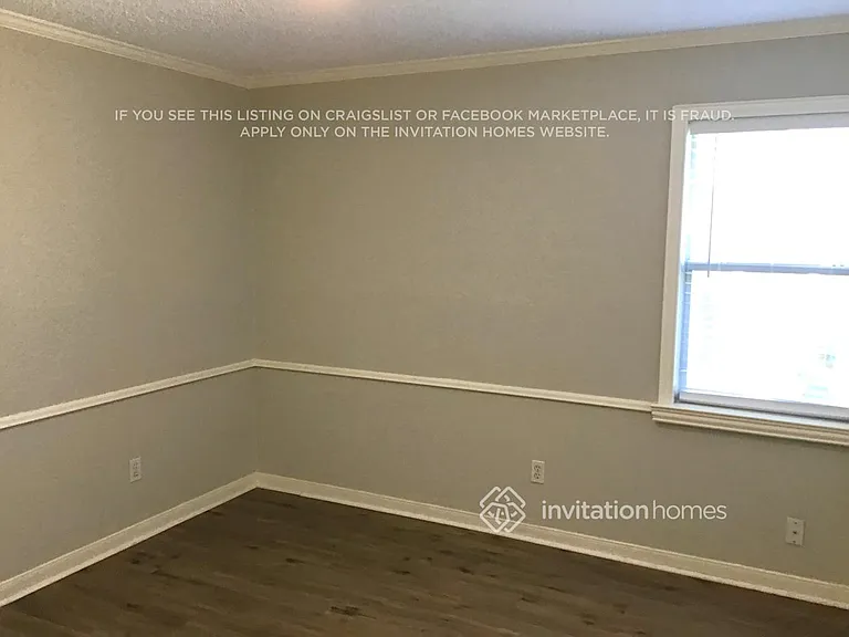 436 Lexington Ln — Photo 10