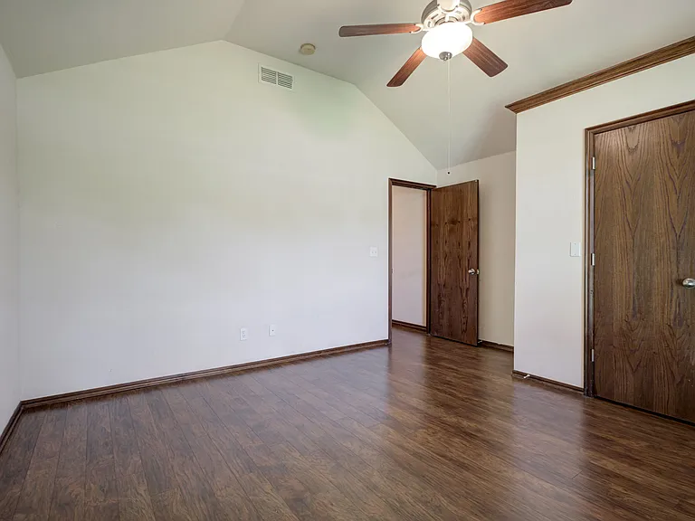 509 Finch St — Photo 31