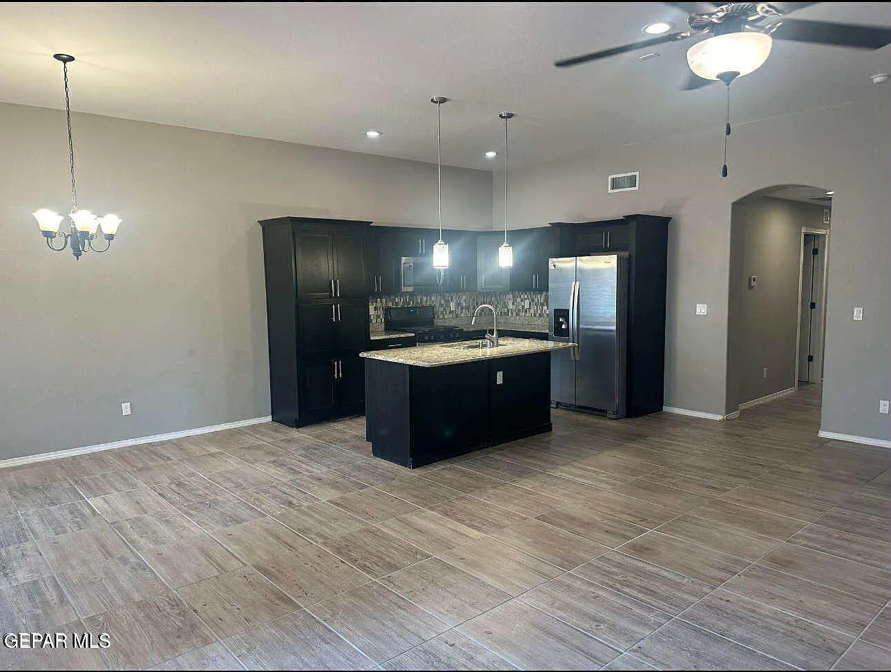 3 bed, 2.0 bath, 1432 sqft, $1,700 — Photo 3