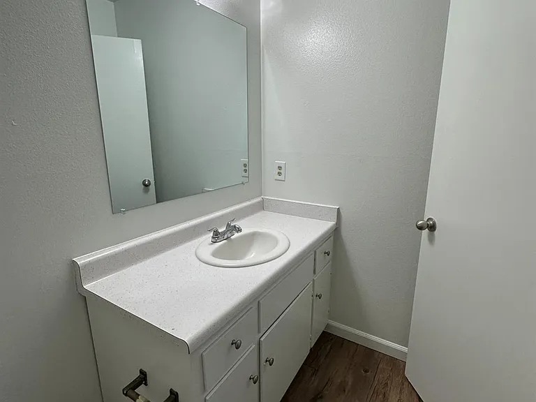 1069 Cherry Ln #D — Photo 17