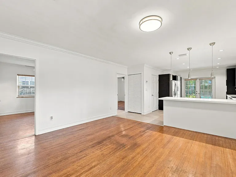 1658 Jackson St — Photo 17
