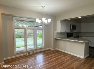 2546 W Swallow St, Springfield, MO 65810