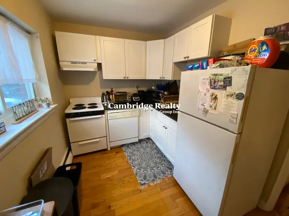 61 Selkirk Rd, Brighton, MA