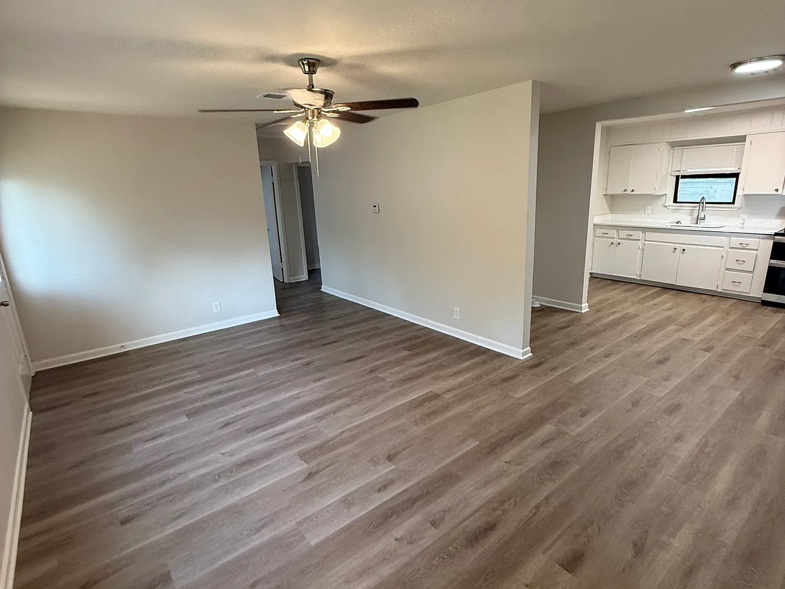3 bed, 999 sqft, $1,450 — Photo 3