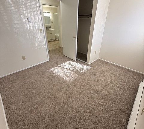 4th image of 551 E Hawthorne Rd #14