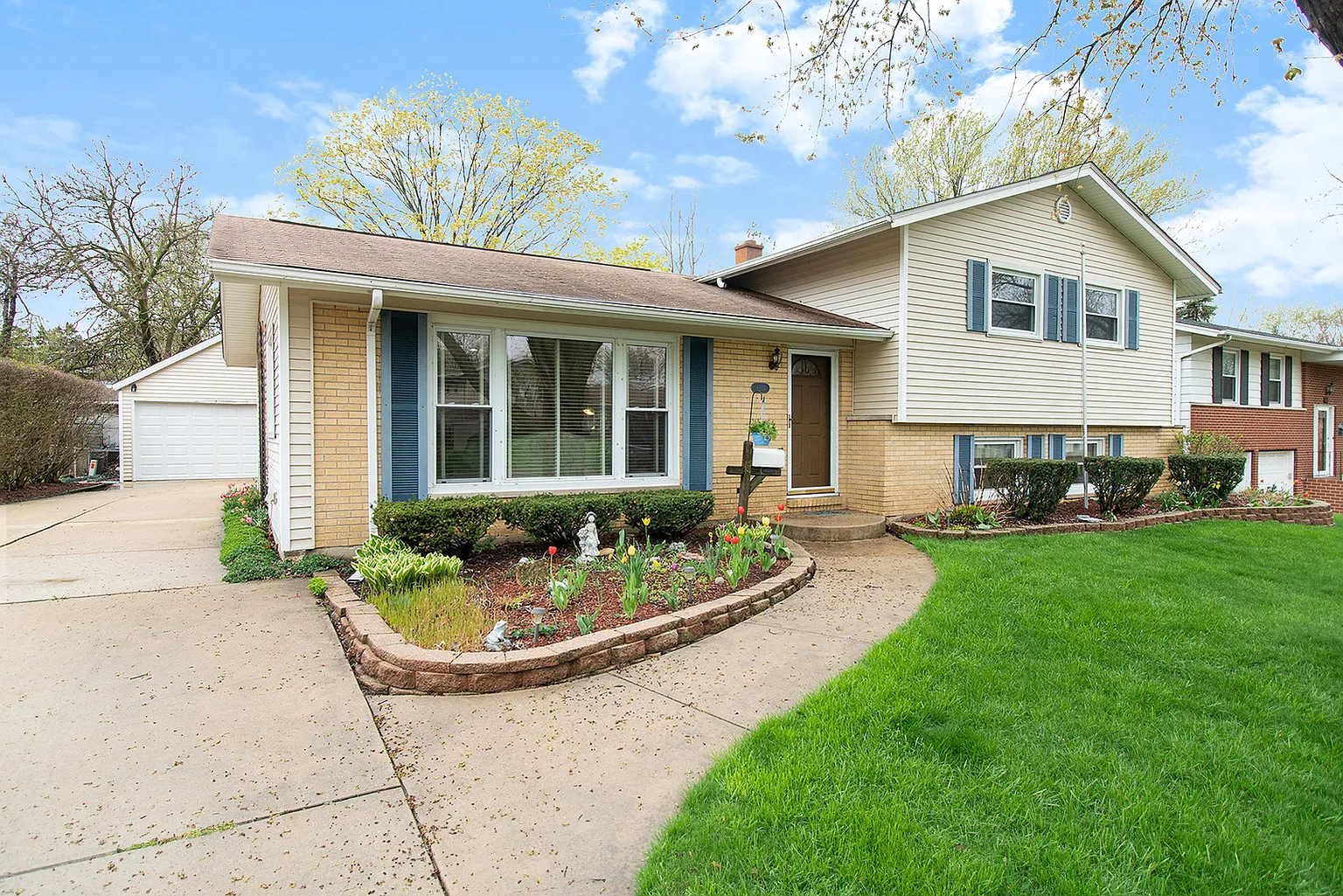 6324 Dean Dr photo 1