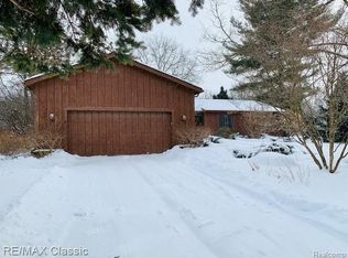 1545 Chalmers Dr, Ann Arbor, MI 48104