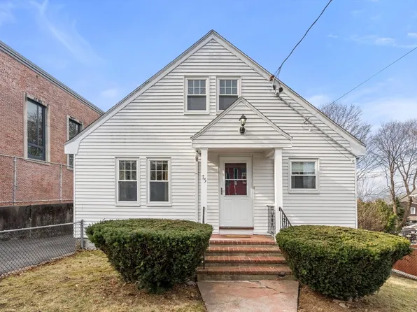 75 Williams Ave, Hyde Park, MA 02136