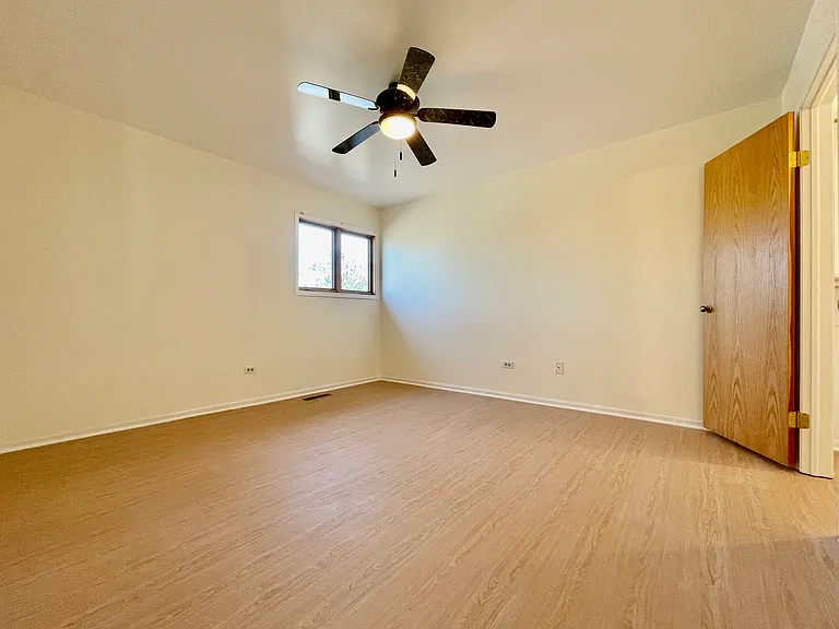 928 Stratford Ct — Photo 21